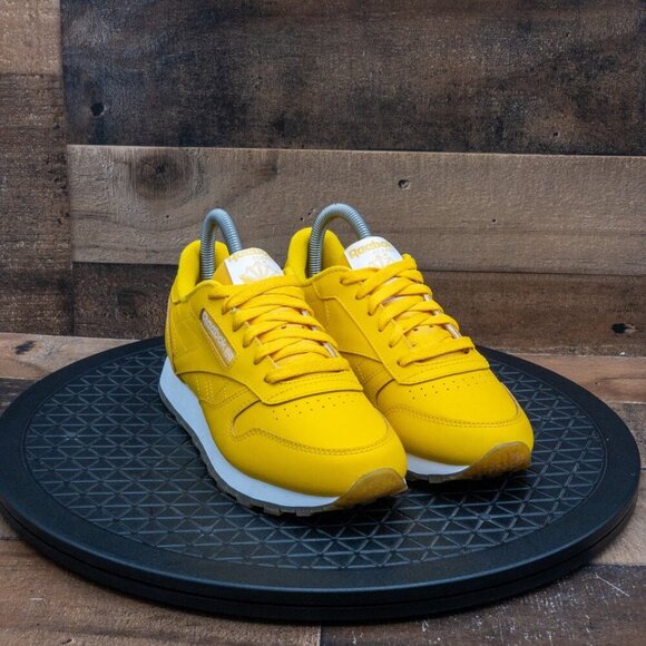 REEBOK CLASSIC LEATHER WOMENS ATHLETIC SHOES RETRO UTILITY YELLOW LOW SIZE 7 - Picture 3 of 9